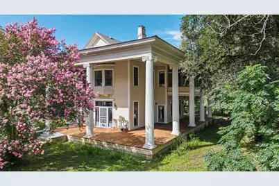 124 N Hamilton Street, Gonzales, TX 78629 - Photo 1