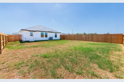 2115 Windflower Lane, Luling, TX 78648 - Photo 15