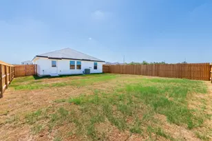 2115 Windflower Ln, Luling, TX 78648 - Photo 15