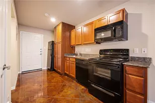 301 W 38th St, Austin, TX 78705 - Photo 9