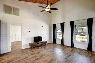 4165 Pin Oak Rd, Muldoon, TX 78949 - Photo 7