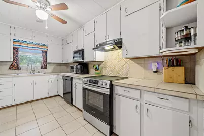 914 6th Street, Blanco, TX 78606 - Photo 9