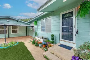 914 6th St, Blanco, TX 78606 - Photo 3