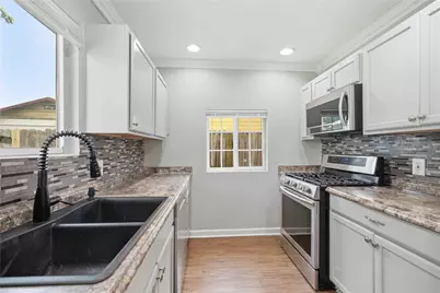 4502 Turnstone Drive, Austin, TX 78744 - Photo 11