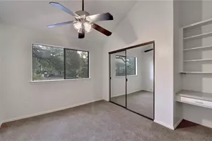 908 Poplar St, Austin, TX 78705 - Photo 11