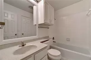 908 Poplar St, Austin, TX 78705 - Photo 11