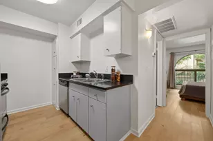 505 W 7th St, Austin, TX 78701 - Photo 7