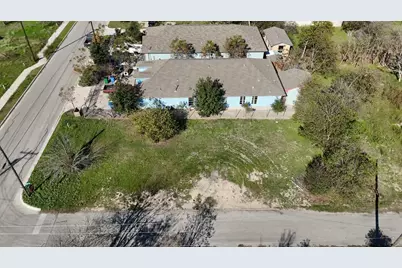 110 N Robinson Street, Taylor, TX 76574 - Photo 5