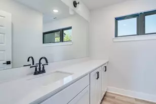 206 E Wonsley Dr, Austin, TX 78753 - Photo 23