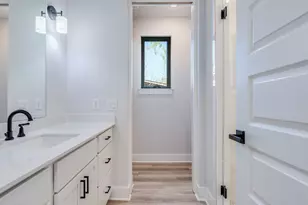 206 E Wonsley Dr, Austin, TX 78753 - Photo 13