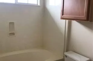 1481 E Old Settlers Blvd, Round Rock, TX 78664 - Photo 9