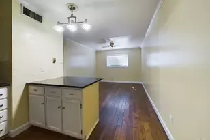 803 W 28th St, Austin, TX 78705 - Photo 13