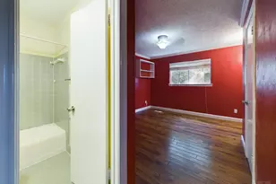 803 W 28th St, Austin, TX 78705 - Photo 17
