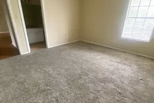 910 Duncan Ln, Austin, TX 78705 - Photo 15