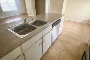 910 Duncan Ln, Austin, TX 78705 - Photo 11