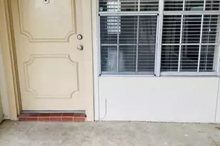 910 Duncan Ln, Austin, TX 78705 - Photo 3