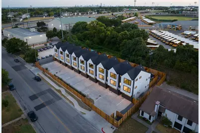 7104 Creekside Drive, Austin, TX 78752 - Photo 7