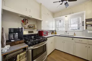 1030 E 44th St, Austin, TX 78751 - Photo 9