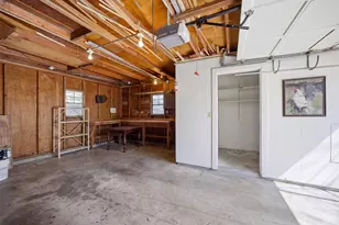 1030 E 44th St, Austin, TX 78751 - Photo 21