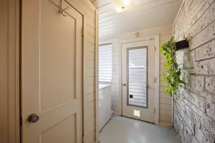 1030 E 44th St, Austin, TX 78751 - Photo 17