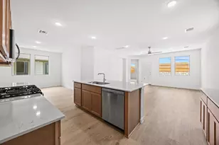200 Hornet St, Elgin, TX 78621 - Photo 13