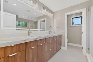 5018 Highland Ct, Austin, TX 78731 - Photo 11