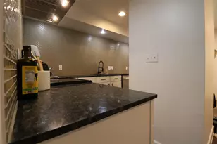2200 Dickson Dr, Austin, TX 78704 - Photo 9
