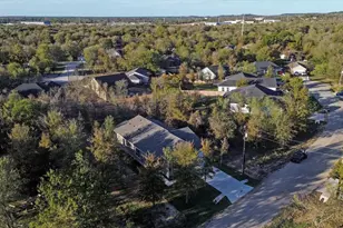 104 Kipapa Ct, Bastrop, TX 78602 - Photo 35