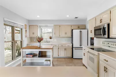 2509 Redleaf Lane, Austin, TX 78745 - Photo 11