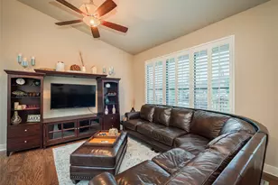 704 Horseshoe Bay Blvd, Horseshoe Bay, TX 78657 - Photo 15