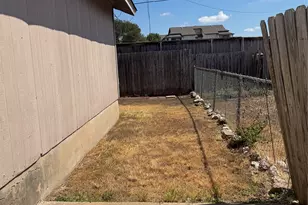 8704 Pineridge Dr, Austin, TX 78729 - Photo 15