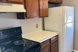 8704 Pineridge Dr, Austin, TX 78729 - Photo 7