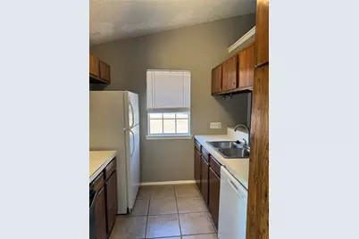 8704 Pineridge Drive #B, Austin, TX 78729 - Photo 9