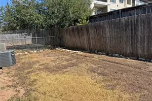8704 Pineridge Dr, Austin, TX 78729 - Photo 17