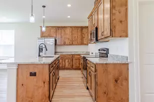 112 Callie St, Smithville, TX 78957 - Photo 7