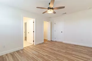 112 Callie St, Smithville, TX 78957 - Photo 21