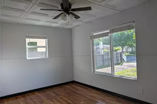 6915 Providence Ave, Austin, TX 78752 - Photo 11