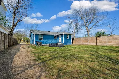 6915 Providence Avenue, Austin, TX 78752 - Photo 21