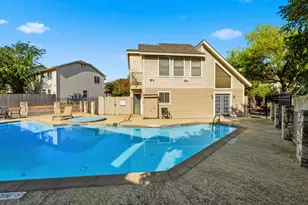 512 Eberhart Ln, Austin, TX 78745 - Photo 33