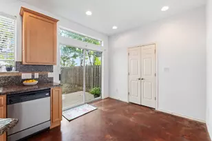 512 Eberhart Ln, Austin, TX 78745 - Photo 11