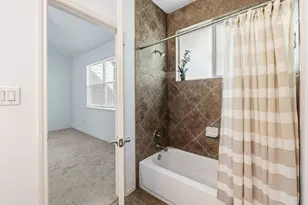 512 Eberhart Ln, Austin, TX 78745 - Photo 25