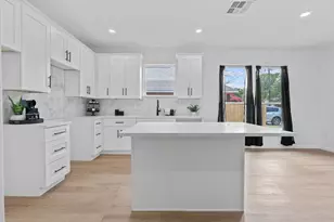 738 Chihuahua St, Lockhart, TX 78644 - Photo 9