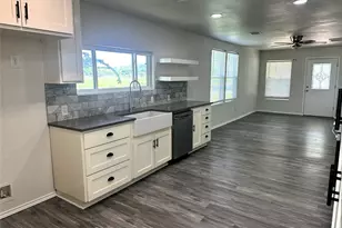 200 Prima St, Smithville, TX 78957 - Photo 13