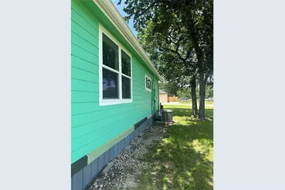 200 Prima Street, Smithville, TX 78957 - Photo 25