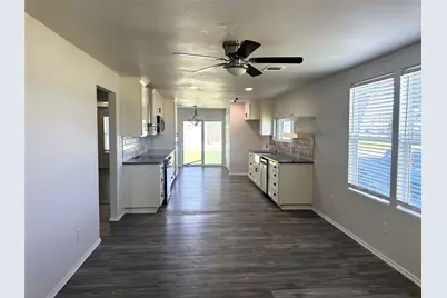 200 Prima Street, Smithville, TX 78957 - Photo 9