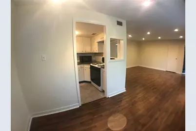 706 W 34th Street #101, Austin, TX 78705 - Photo 5