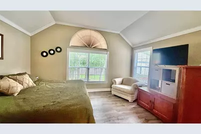 1127 Robin Road, Elgin, TX 78621 - Photo 9