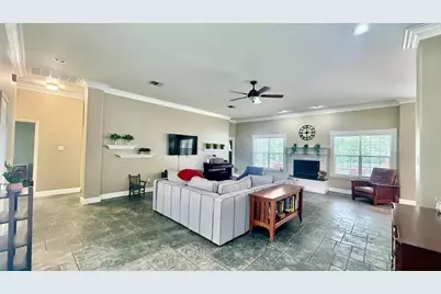 1127 Robin Road, Elgin, TX 78621 - Photo 3