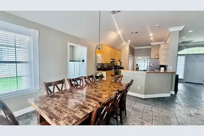 1127 Robin Road, Elgin, TX 78621 - Photo 7