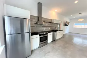 2103 E 14th St, Austin, TX 78702 - Photo 5